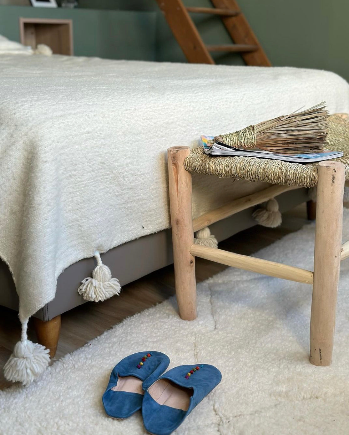 Banc en bois et osier