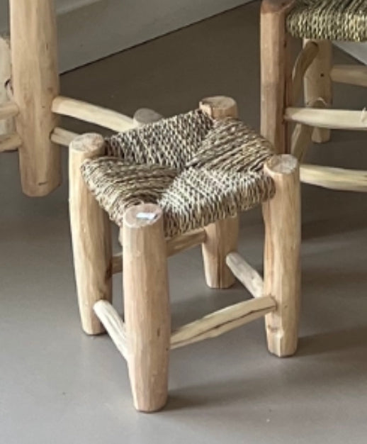 Tabouret en bois et osier