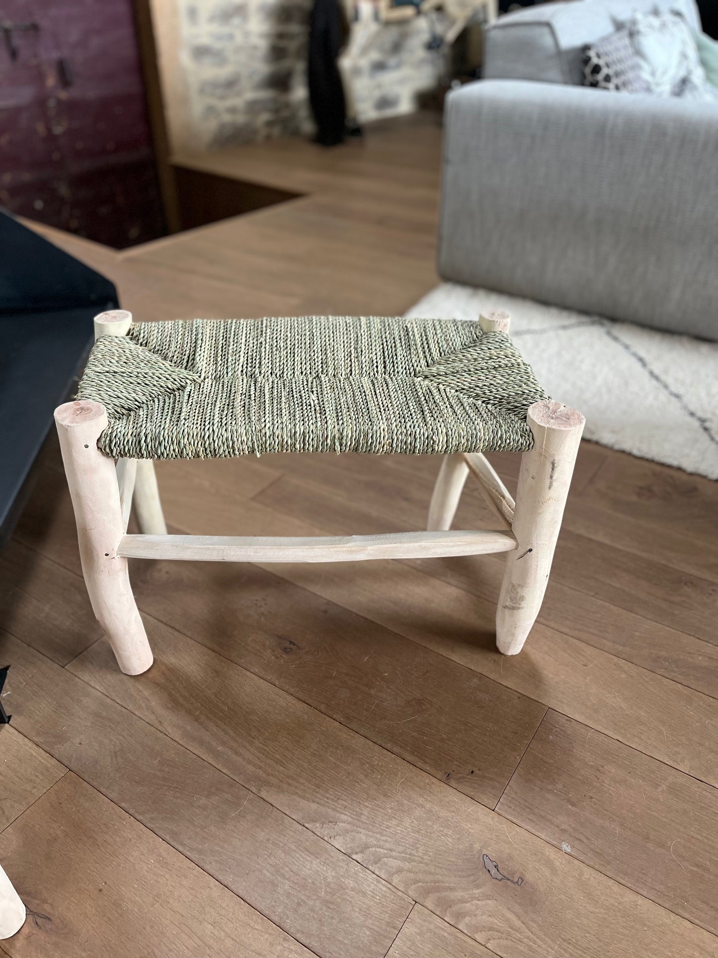 Banc en bois et osier