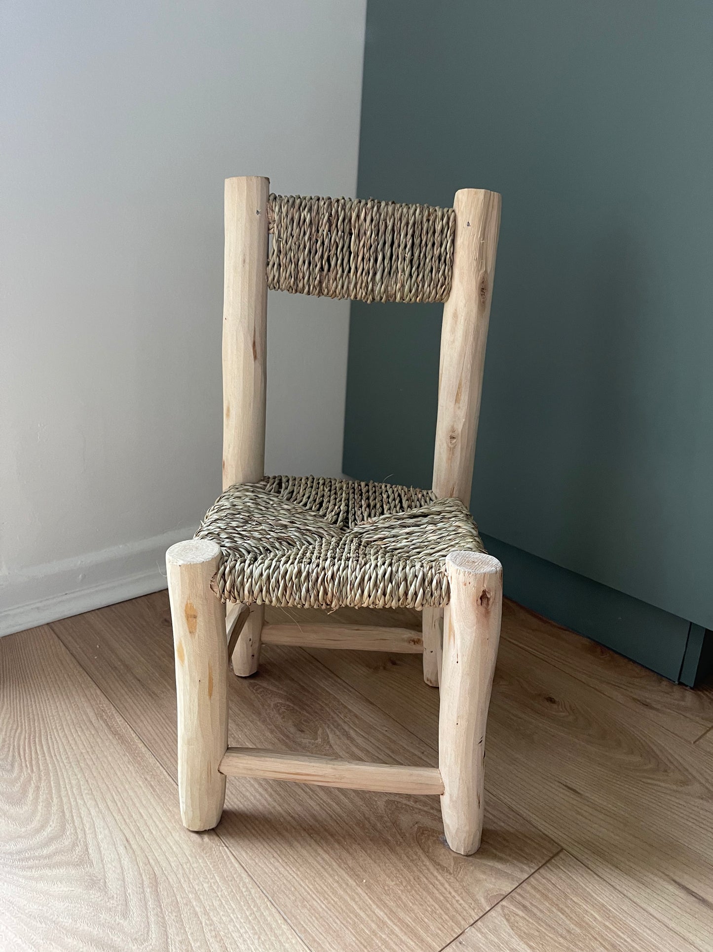 Chaise d'enfants en bois et osier