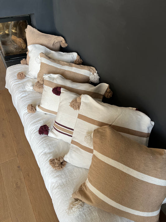 Coussins carrés beige et blanc