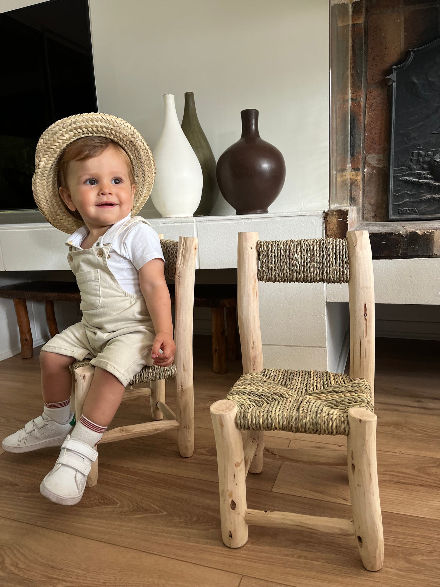 Chaise d'enfants en bois et osier