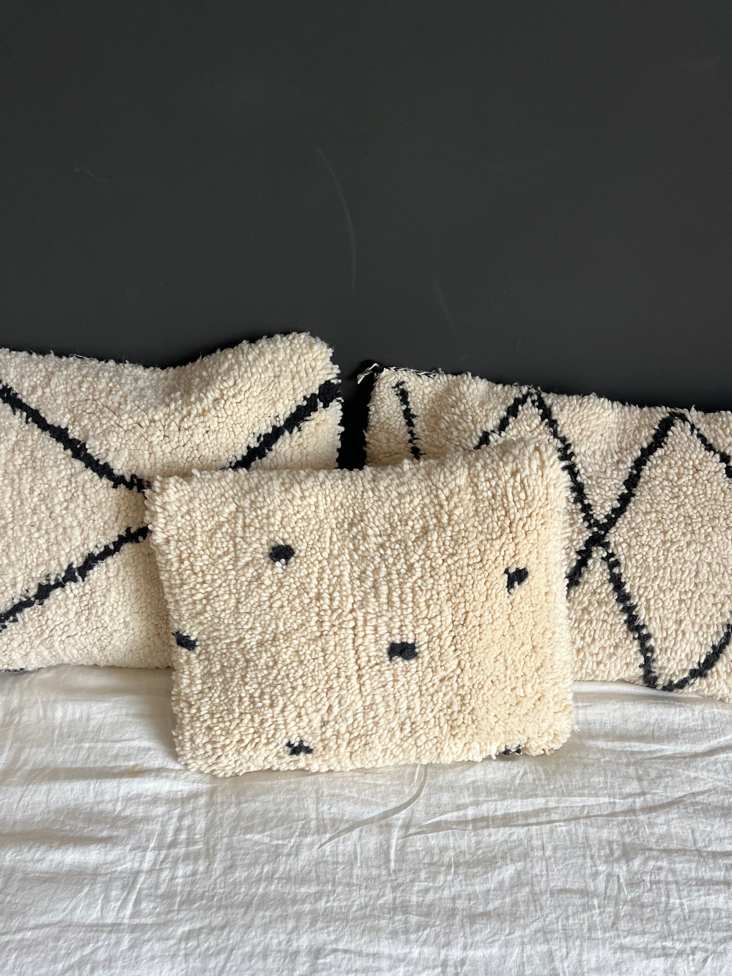 Coussin laine à pois rectangle