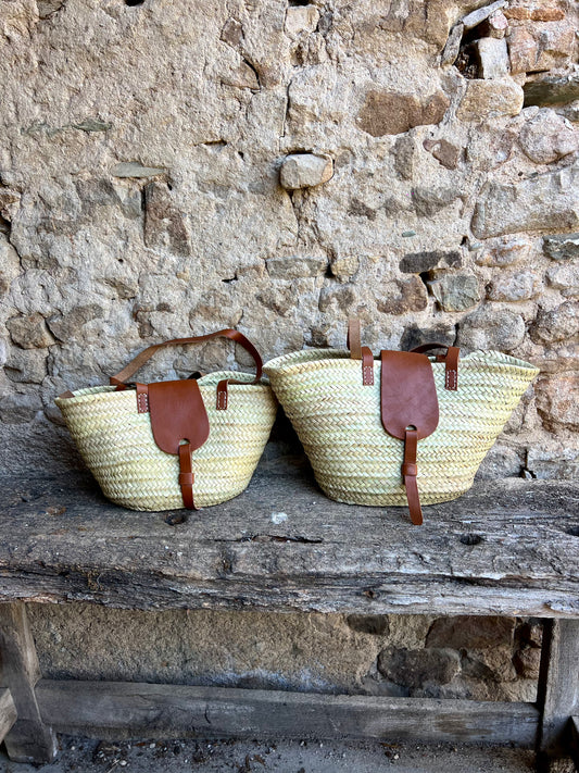 Panier en osier et rabat cuir