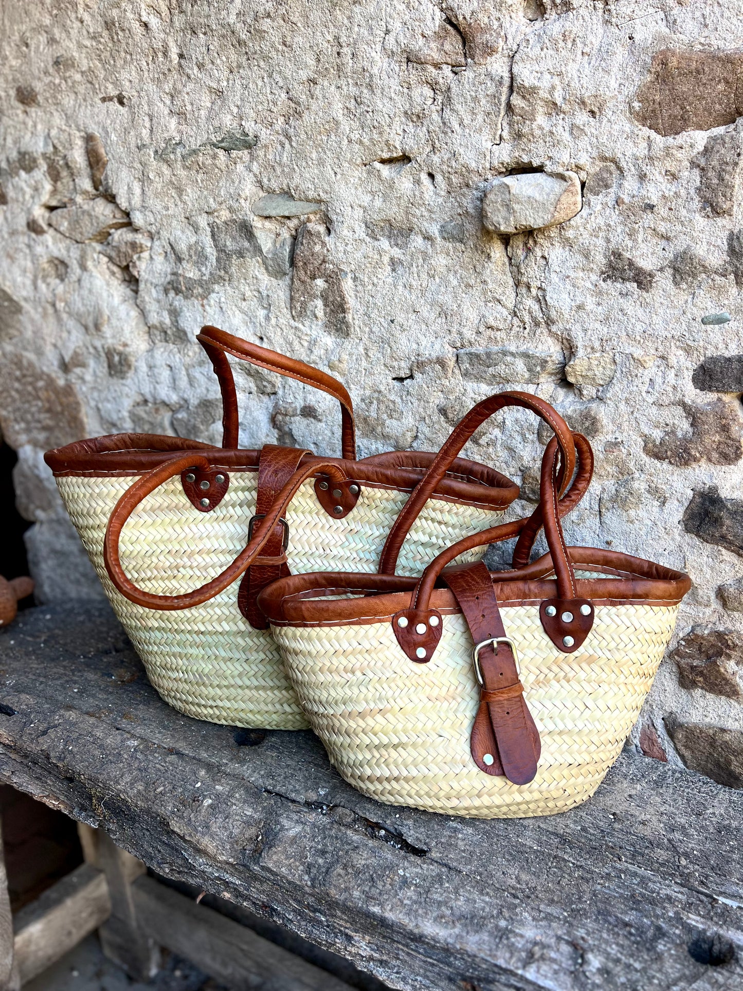 Panier en osier finitions cuir