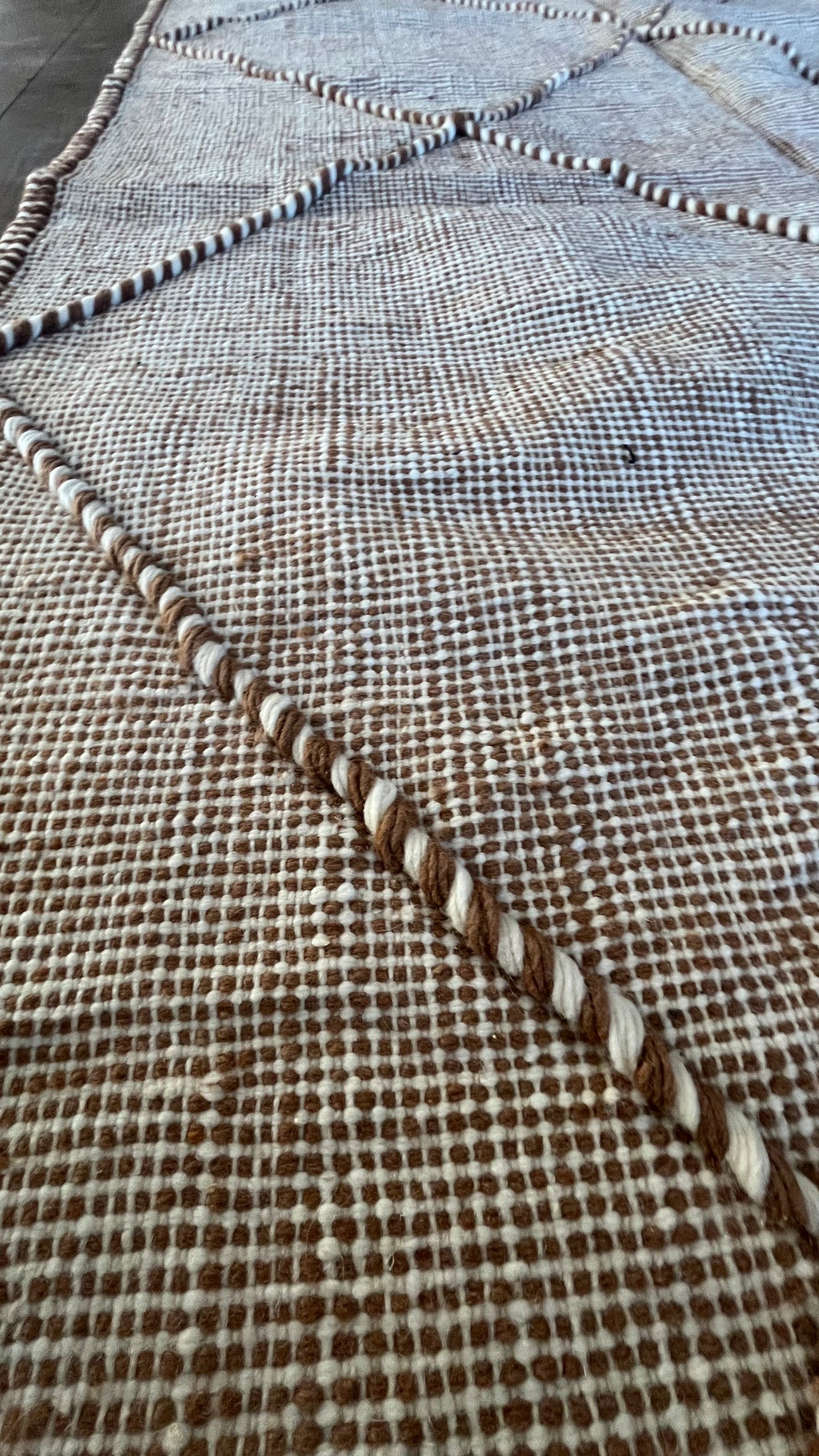 Tapis kilim Boujad crème et cacao 246x164