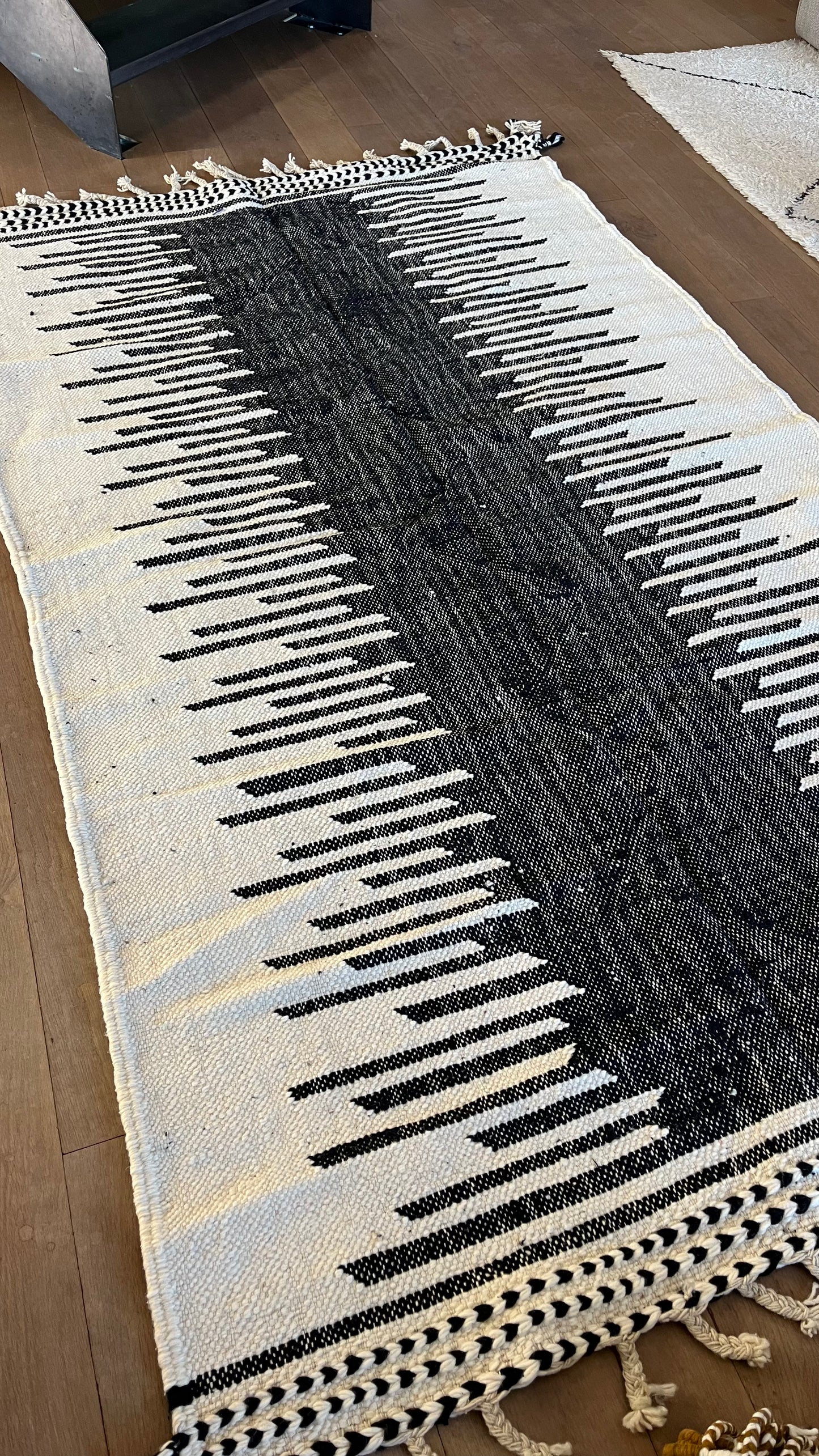 Tapis kilim Boujad crème et noir 250x152