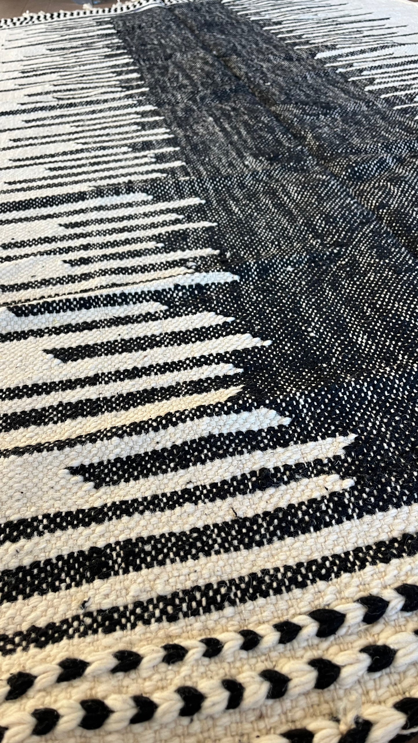 Tapis kilim Boujad crème et noir 250x152