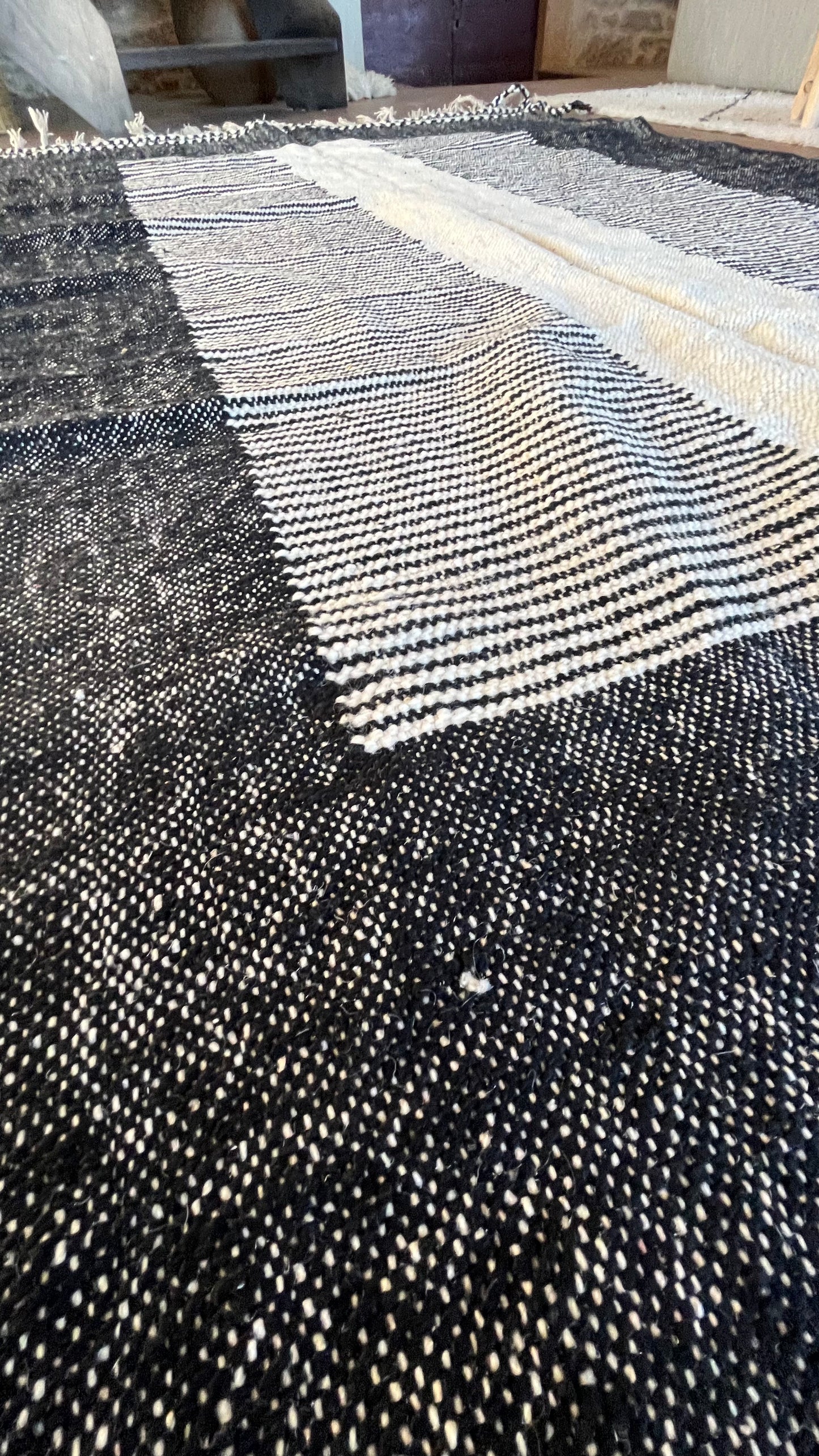 Tapis kilim Boujad crème et noir 261x163