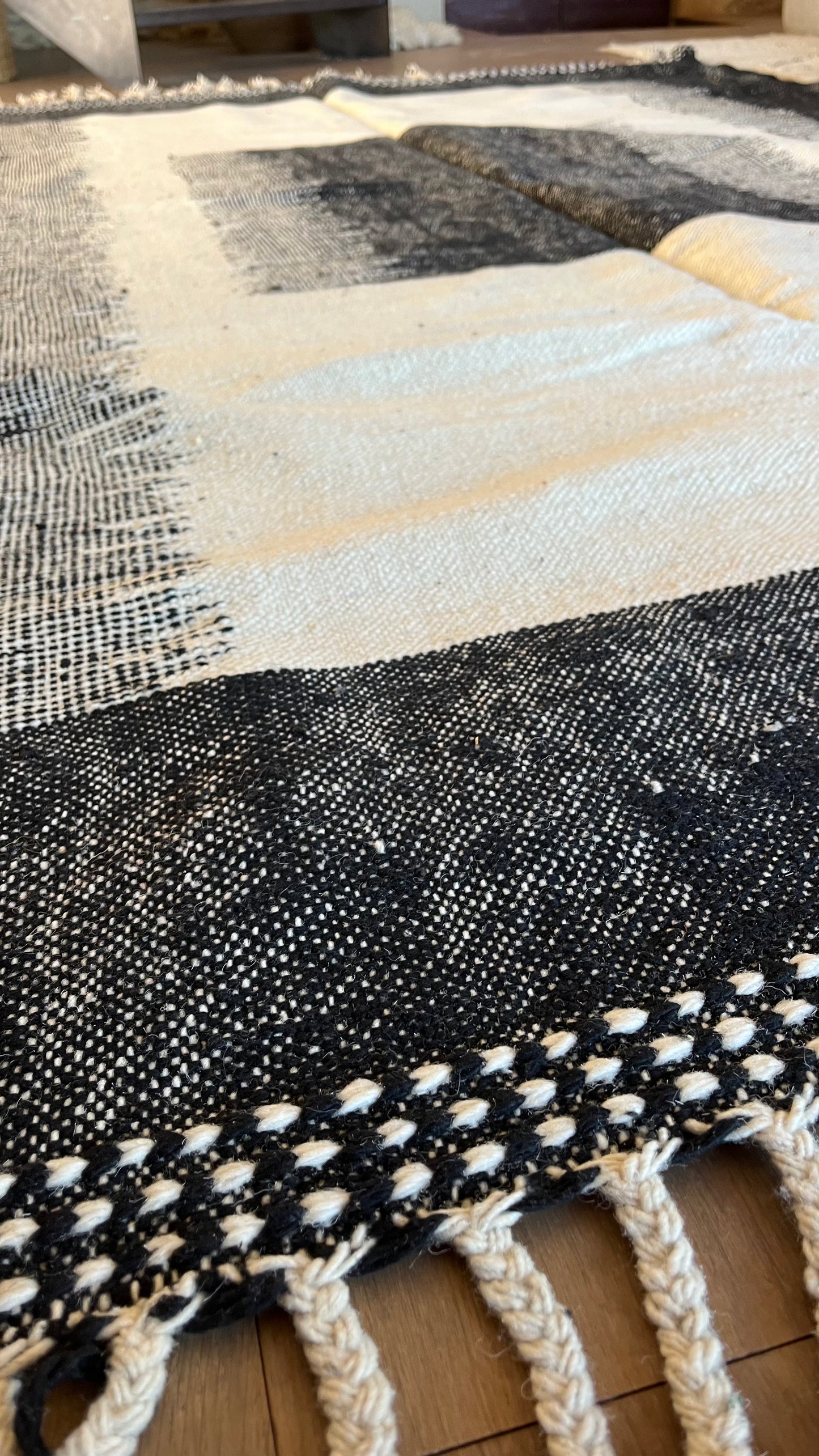 Tapis kilim Boujad crème et noirs 300x201