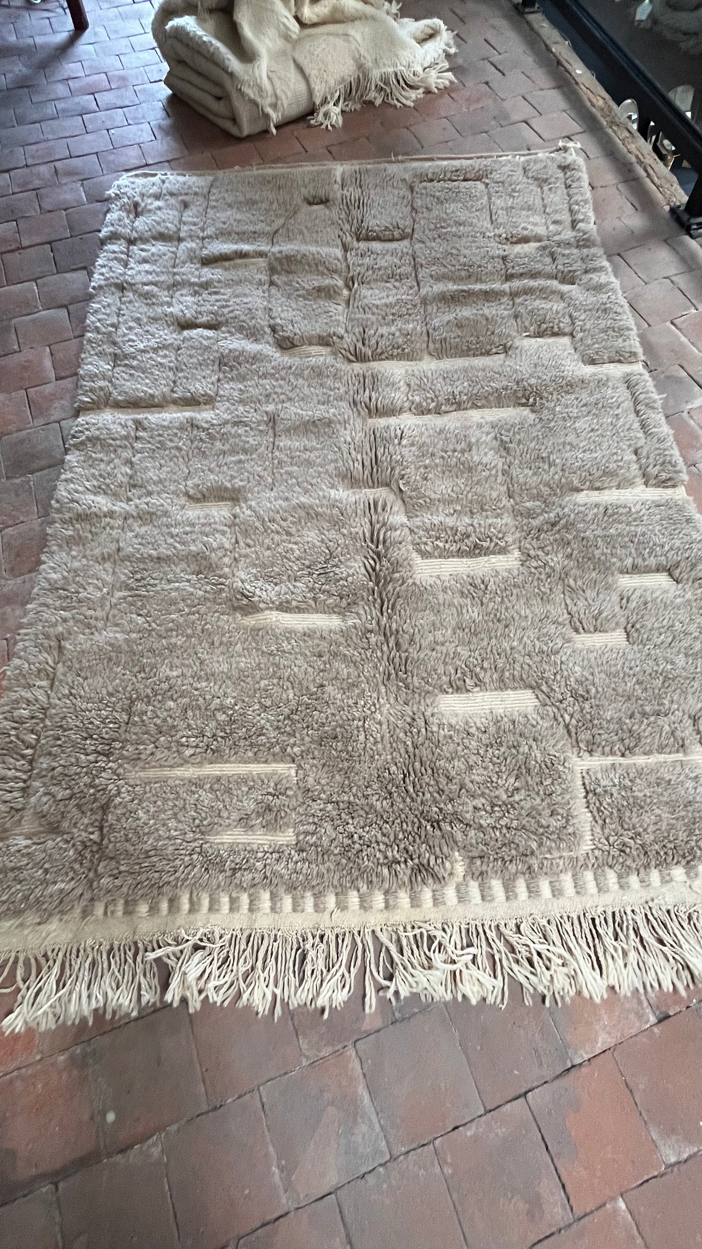 Tapis Beni Ouarain camel à dessins géométriques 255x165cm